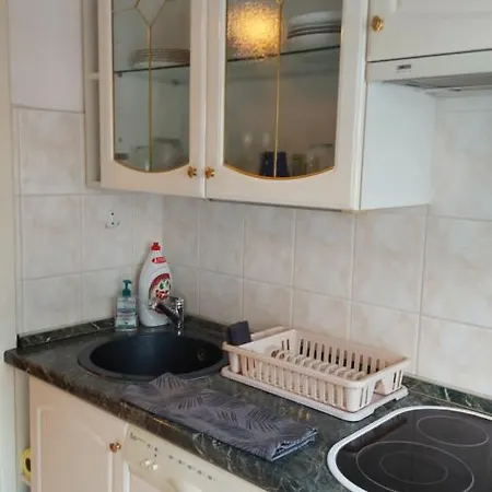 Pero * ديبريتْسين